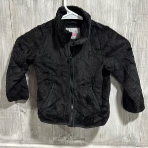 Children’s place 3T fleece jacket. Q1